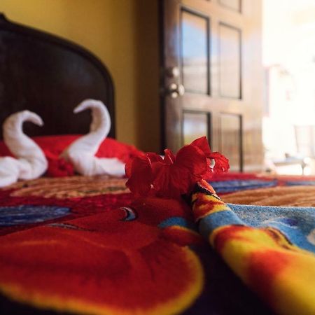 The White Horse Inn - Hopkins Village Beach Belize Екстер'єр фото