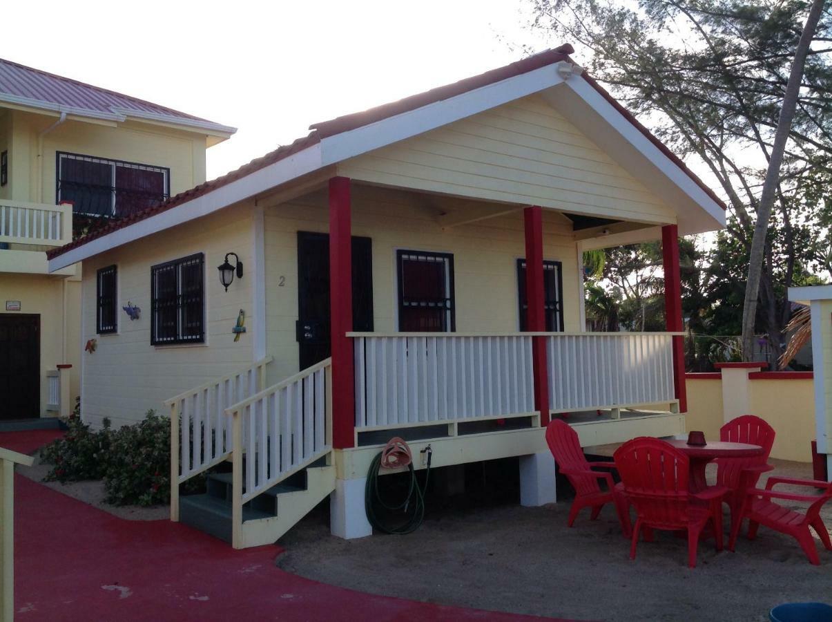 The White Horse Inn - Hopkins Village Beach Belize Екстер'єр фото