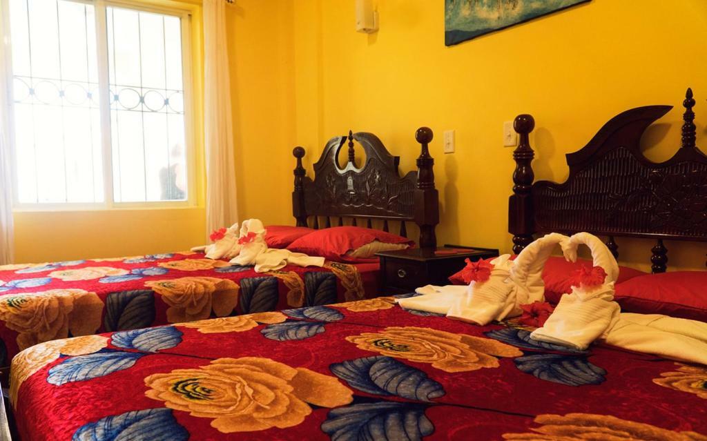 The White Horse Inn - Hopkins Village Beach Belize Екстер'єр фото