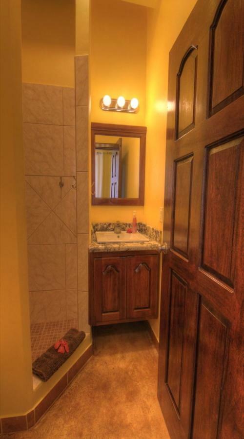 The White Horse Inn - Hopkins Village Beach Belize Екстер'єр фото